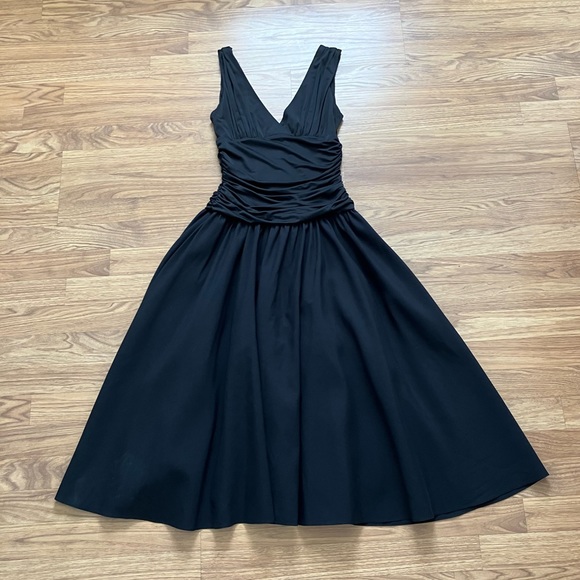 Max and Cleo Black A-Line Midi Dress Size 4 EUC - Picture 3 of 15